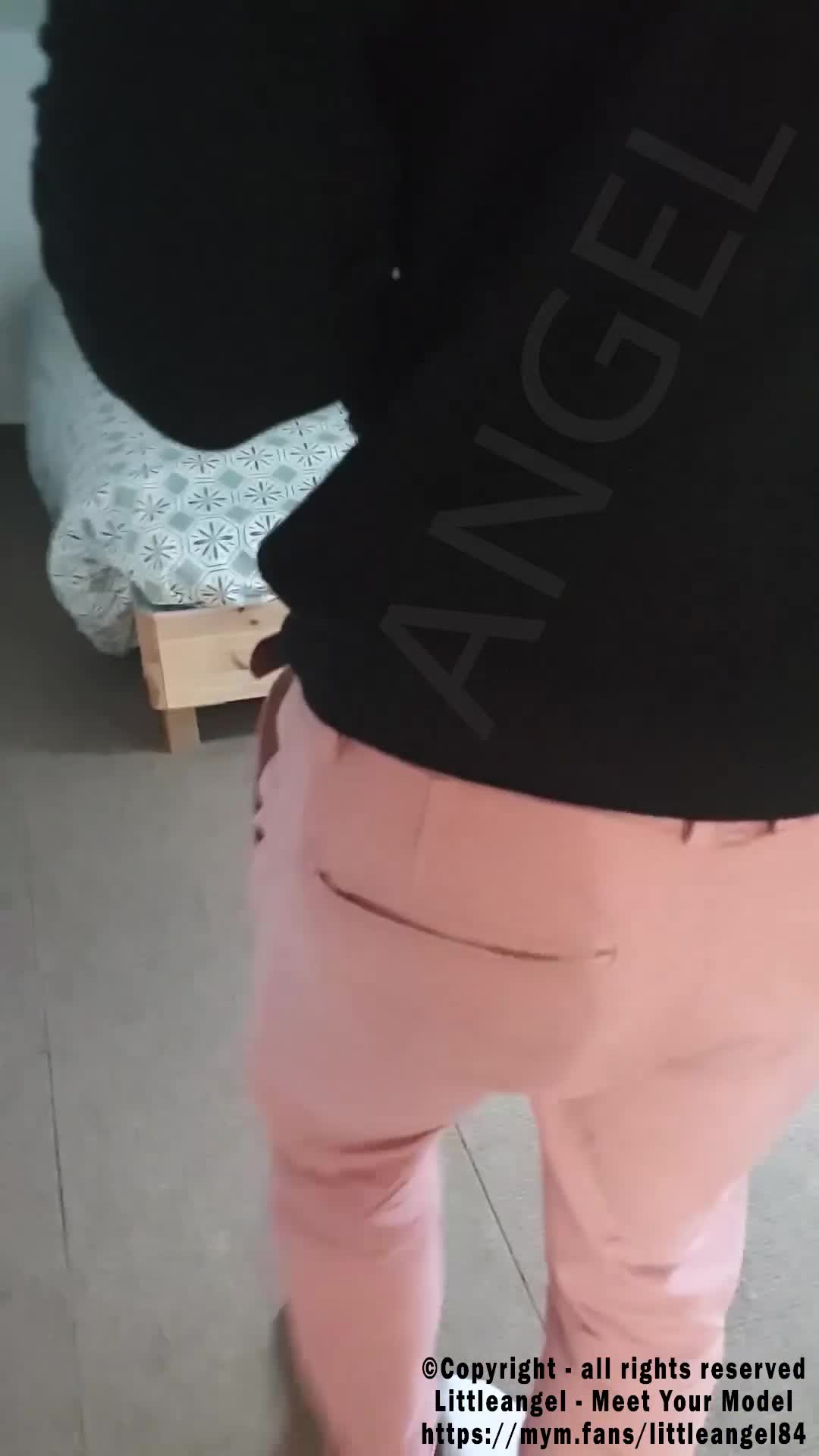 LittleAngel se acuesta con su vecino